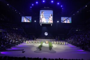 Espectáculo previo y despedida de Lucia y Berta a la "Lluna de Valencia" 4 despedida2