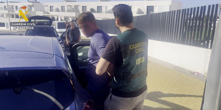 Detenido en Alicante un prófugo británico reclamado por Portugal por asesinar a su compañero de piso 1 Detenido en Alicante un prófugo británico reclamado por Portugal por asesinar a su compañero de piso