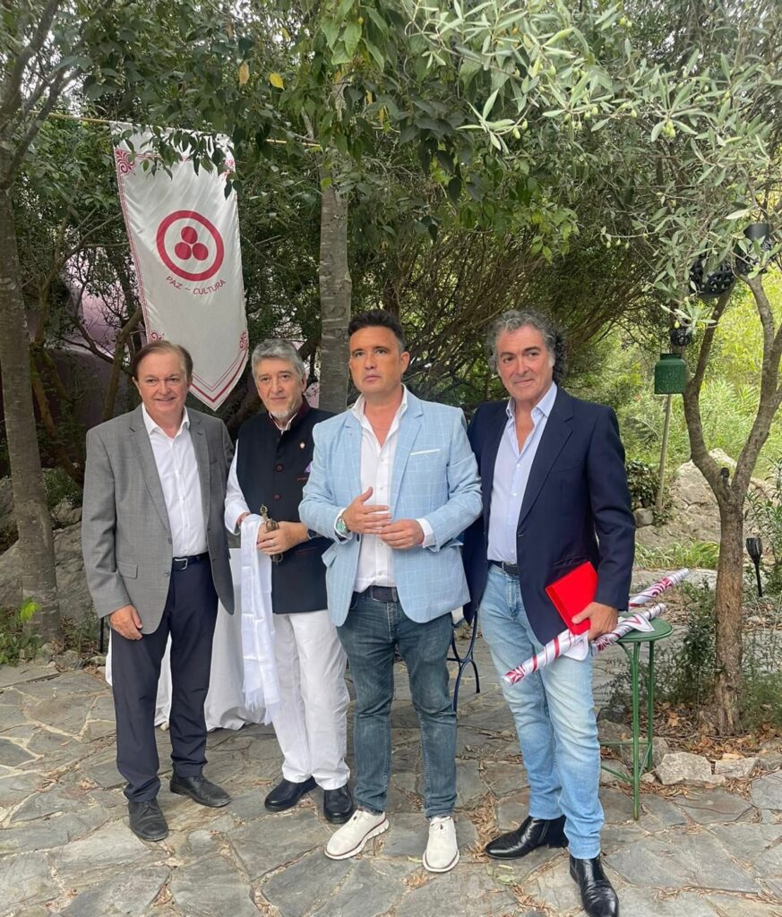 Antonio Camaró, artista internacional, y el Doctor en Educación Pedro Adalid, galardonados con el prestigioso Premio Internacional Nicolás Roerich 7 e8e96de8 14a8 4eda 8962 4f165d7620ea