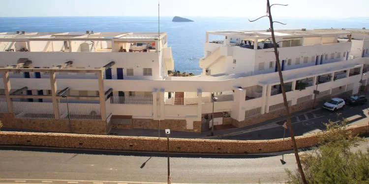 Una mujer, detenida en Benidorm por estrangular a su amiga con el cable de una aspiradora