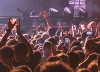 Tavernes de la Valldigna celebra el «Del Poble Fest» para mantener viva la economía tras el verano