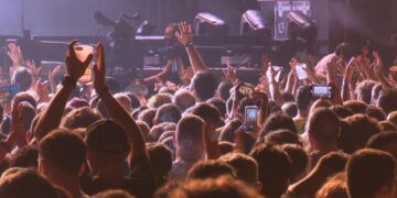 Tavernes de la Valldigna celebra el «Del Poble Fest» para mantener viva la economía tras el verano