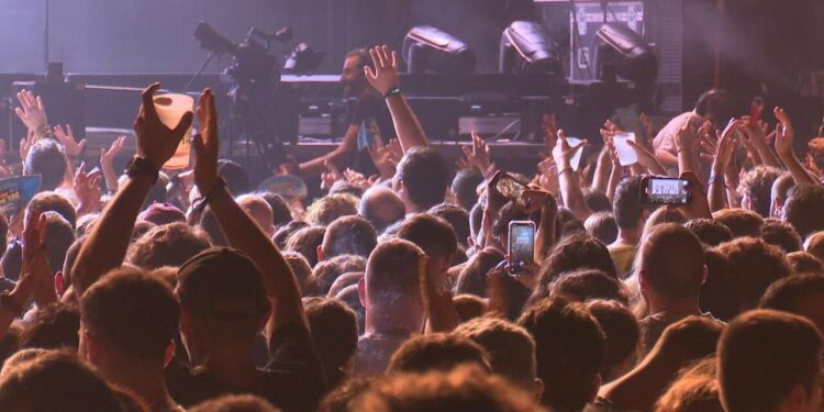 Tavernes de la Valldigna celebra el «Del Poble Fest» para mantener viva la economía tras el verano