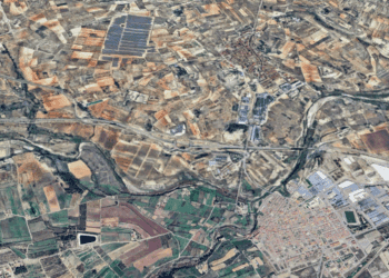 Incendio de cañar en Alfarrasí-Montaverner cerca del río Albaida que corta la CV-620