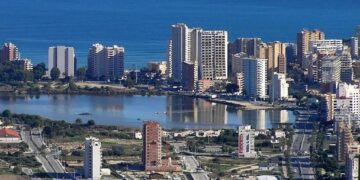Tragedia en Calpe: muere una niña de cuatro años tras caer de un quinto piso mientras estaba al cuidado de su prima de 14
