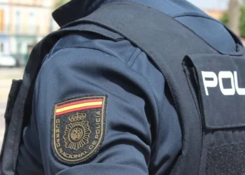 Acoge en su casa a un indigente en Alicante y acaba siendo víctima de un robo violento valorado en más de 4.000 euros