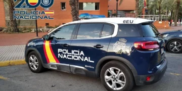 Dos detenidos en Elche por maniatar y apuñalar a un hombre: once heridas en el abdomen y marcas de bridas