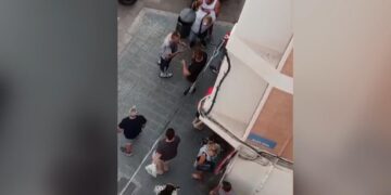 Detenido en Valencia un hombre acusado de herir con un cuchillo a su expareja en plena calle