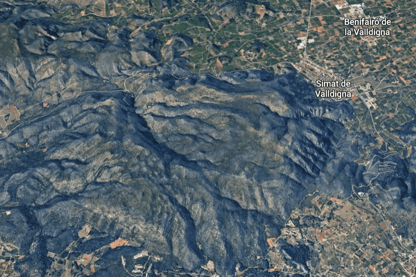 Declarado un incendio forestal en el Barranco del Rajolar en Simat de la Valldigna