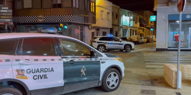 Tiroteo en Alfafar: un hombre de 31 años herido grave tras recibir varios disparos de escopeta 1 Tiroteo en Alfafar: un hombre de 31 años herido grave tras recibir varios disparos de escopeta