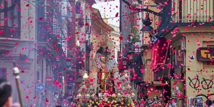 El Ayuntamiento subvenciona con 30.000 euros a la Hermandad de Seguidores de la Virgen de los Desamparados 1 0502 Festivitat Mare de Deu Desemparats