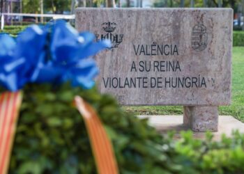 Valéncia rinde homenaje a la reina Na Violant d’Hongria en vísperas del Nou d’Octubre