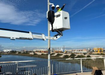 Valencia instala seis cámaras y un radar para vigilar el caudal del nuevo cauce del río Turia 14 1027 Cameres llit nou riu Turia scaled 1