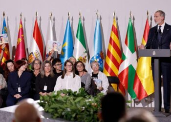 Felipe VI expresa su “dolor sincero” a las víctimas de la DANA en Valencia y pide analizar las causas “para que no se repita” 14 16792679 scaled 1