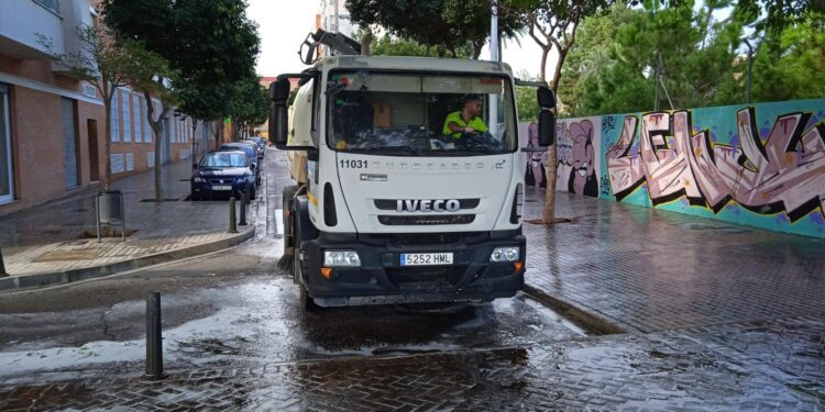 Manises refuerza la limpieza y prepara un nuevo contrato tras 25 años de deficiencias 1 Manises refuerza la limpieza y prepara un nuevo contrato tras 25 años de deficiencias