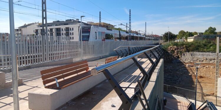 Metrovalencia inaugura un mirador en homenaje a las víctimas de la dana en Paiporta 1 251028 FGV foto Metrovalencia aniversario dana scaled 1