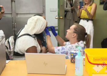 Sanidad inicia la campaña de vacunación contra la gripe y el VRS en los colectivos más vulnerables