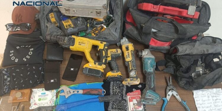 Un policía fuera de servicio sorprende a tres hombres robando en un edificio de Alzira 1 33b7f45d c397 4e5a 97f7 de5cfd31537a 16 9 aspect ratio 1600w 0 scaled 1