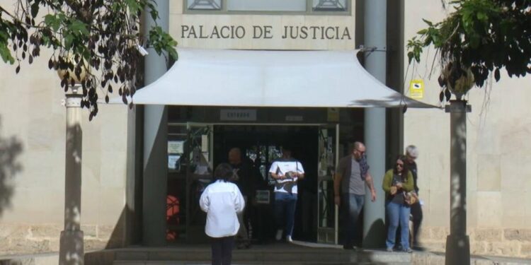 Detenido un menor por acosar y amenazar de muerte a Ione Belarra y vender datos personales de políticos en la red 1 660574f9 21a5 4d1a a42b 4e3b28d25d3e 16 9 aspect ratio 1600w 0 scaled 1