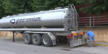 Vilamarchant vuelve a tener agua potable del grifo tres meses después