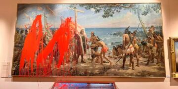 Ataque con pintura al cuadro Primer Homenaje a Colón (1892)