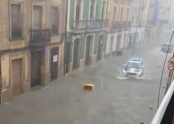 Carcaixent inundado y un nuevo núcleo se acerca a Cullera desde el mar