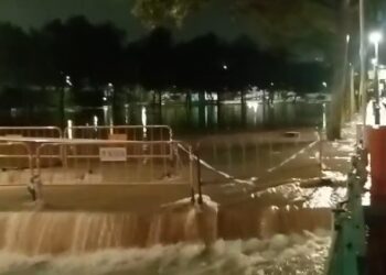 El barranc de la Saleta en Aldaya desborda nuevamente