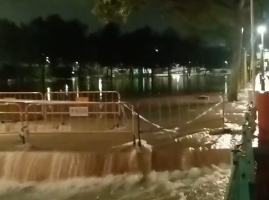 El barranc de la Saleta en Aldaya desborda nuevamente 1 El barranc de la Saleta en Aldaya desborda nuevamente
