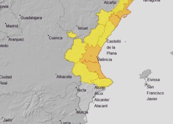 AEMET reactiva los avisos amarillos hoy por lluvias, pone alertas naranjas mañana y extiende avisos hasta martes a las 8h.