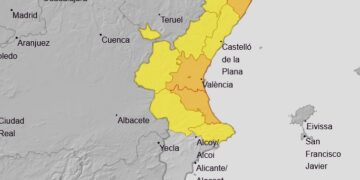 AEMET reactiva los avisos amarillos hoy por lluvias, pone alertas naranjas mañana y extiende avisos hasta martes a las 8h.