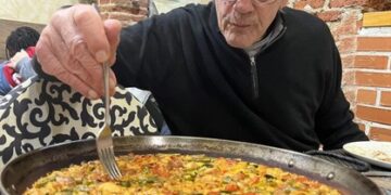 La paella cuántica de Christopher Lloyd: Doc Brown descubre el arroz al dente en pleno 2025