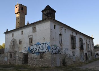 La alquería histórica de Falcó en Valencia, reflejo de la "Valencia de escombro" frente a la gestión institucional.