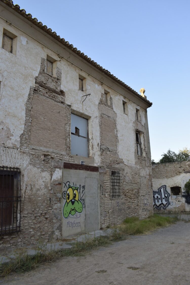 El Ayuntamiento de Valencia acumula más de un año y medio de retrasos en la rehabilitación de la Alquería de Falcó