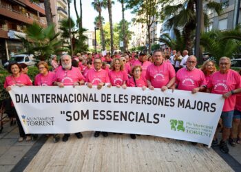 Torrent celebra el Día Internacional de las Personas Mayores e inaugura la Semana del Mayor