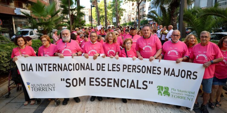 Torrent celebra el Día Internacional de las Personas Mayores e inaugura la Semana del Mayor