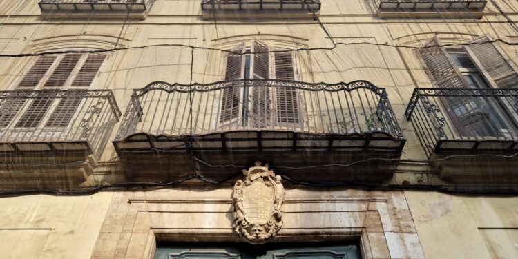 El Ayuntamiento acomete obras de apuntalamiento, refuerzo y tapiado en el interior del Palau dels Marquesos de Montortal 1 El Ayuntamiento acomete obras de apuntalamiento, refuerzo y tapiado en el interior del Palau dels Marquesos de Montortal