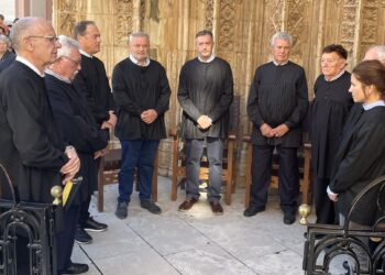 Mireia Sanmartín: La primera mujer que rompe la tradición milenaria en el Tribunal de les Aigües de Valéncia 14 Mireia Sanmartín: La primera mujer que rompe la tradición milenaria en el Tribunal de las Aguas de Valencia