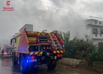 Un rayo provoca un incendio en una vivienda de Onda