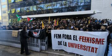 Tensión en la Universitat de Valéncia por la presencia de Vito Quiles: La UIP despliega un amplio dispositivo policial