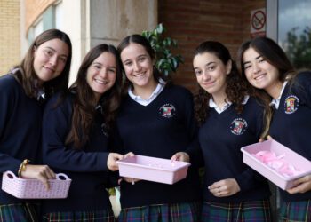 Cumbres School Valencia se ha teñido de rosa en el Día contra el Cáncer de mama 10 Cumbres School Valencia se ha teñido de rosa