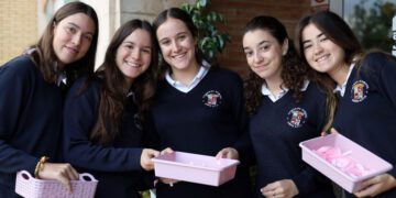 Cumbres School Valencia se ha teñido de rosa