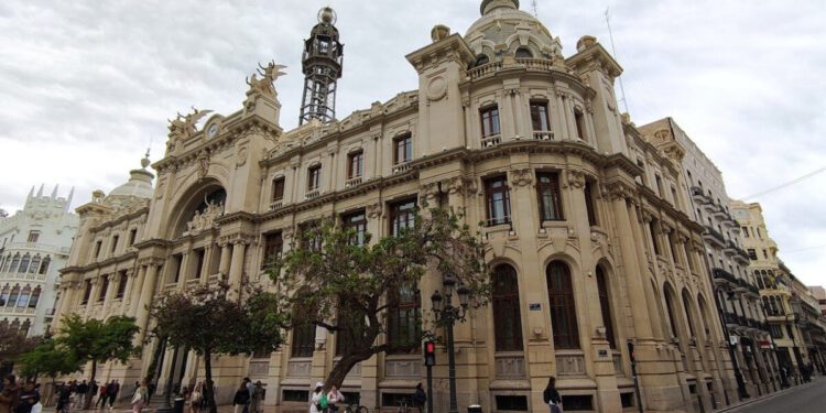 L 195409 valencia tendra nuevo hotel en el antiguo edificio de telefonica 1