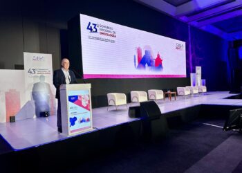 El Dr. Larrea, jefe de la Unidad de Oncología Radioterápica de Vithas Valencia Consuelo, participa en el 43º Congreso de Oncología en México