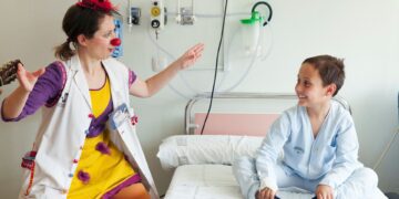 Payasospital invita a los colegios valencianos a unirse al Calendario Solidario 2026