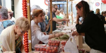 Alcalà de Chivert celebra la XIª Fira de la Tomata de Penjar: tradición, sabor y cultura local