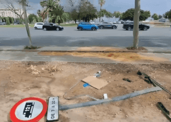 Tragedia en la Ronda Norte de Valencia un fallecido y un herido al chocar su coche contra un arbol