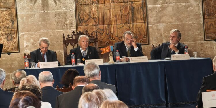 La RACV y el Centro de Estudios Colombinos inauguran el Curso Académico en Valencia con una conferencia sobre Luis de Santángel 1 La RACV y el Centro de Estudios Colombinos inauguran el Curso Académico en Valencia con una conferencia sobre Luis de Santángel