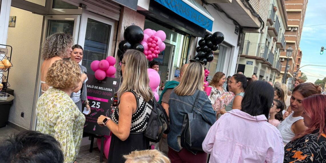 25 Años de Belleza y Barrio: El Salón Belleza Amparo Marí que apostó por El Cabañal
