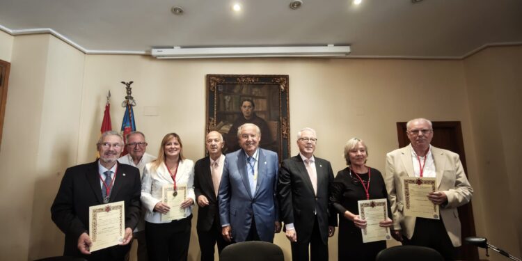 La RACV acull l'inici de curs de l'Escola Superior d’Estudis Valencians i nomena nous acadèmics corresponents 1 La RACV acull l'inici de curs de l'Escola Superior d’Estudis Valencians i nomena nous acadèmics corresponents