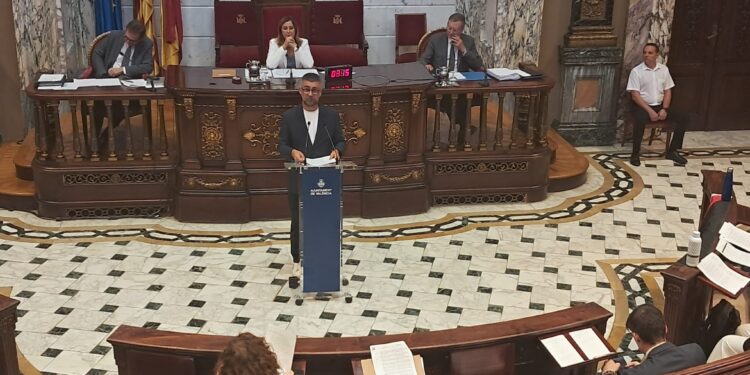 Fuset y Compromís vota en contra el reconocimiento a Maria Consuelo Reyna a la que acusa de generar violencia desde Las Provincias 1 Fuset y Compromís vota en contra el reconocimiento a Maria Consuelo Reyna a la que acusa de generar violencia desde Las Provincias